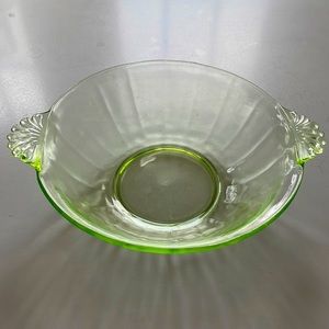 VTG Green Uranium Glass Fruit Bowl